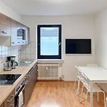 T&k Apartments-comfortable 2 And 3 In Διαμέρισμα